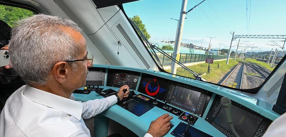 48 saatte t&uuml;m T&uuml;rkiye! Bakan Uraloğlu&rsquo;ndan heyecan veren "demir ağ" takvimi