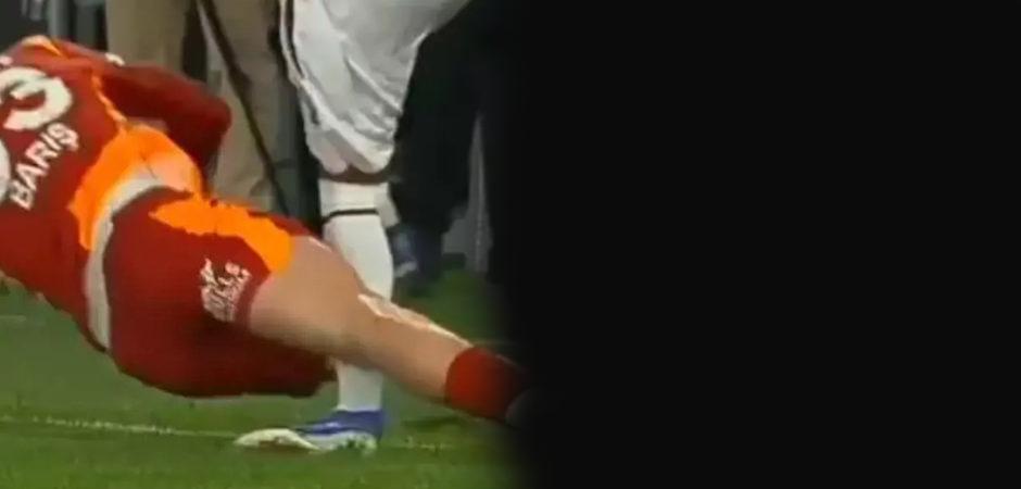 VAR &ccedil;ağırdı, Cihan Aydın kararından d&ouml;nmedi! Eski hakemler tartışmalı pozisyonu yorumladı