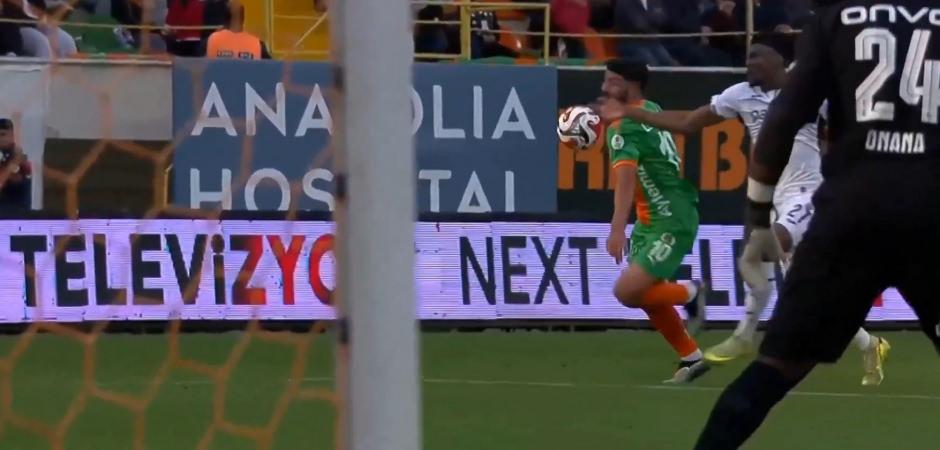 Alanya'da yoğun itiraz! Penaltı kararı VAR'la geldi