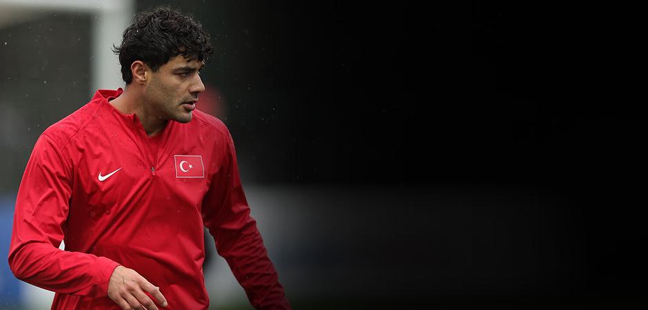 G&ouml;r&uuml;şmede sona gelindi! Ozan Kabak imzayı atıyor