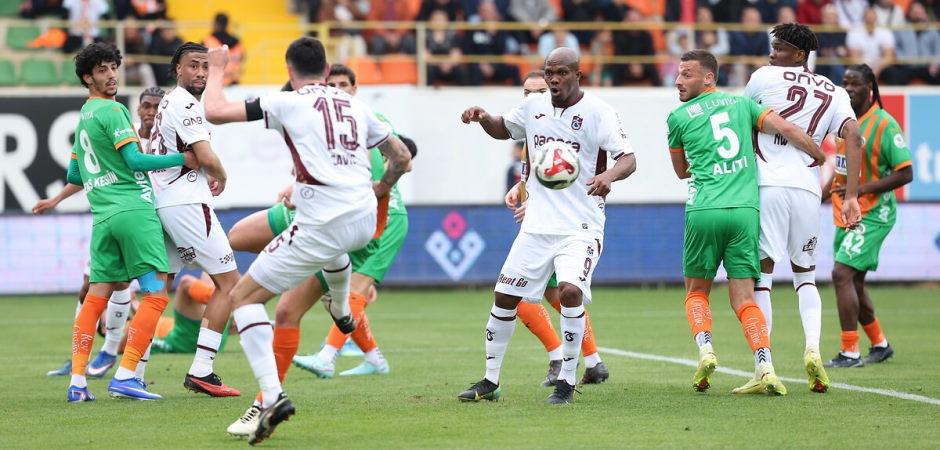 Karadeniz fırtınası Akdeniz'de dindi! Zirve yarışında s&uuml;rpriz kayıp