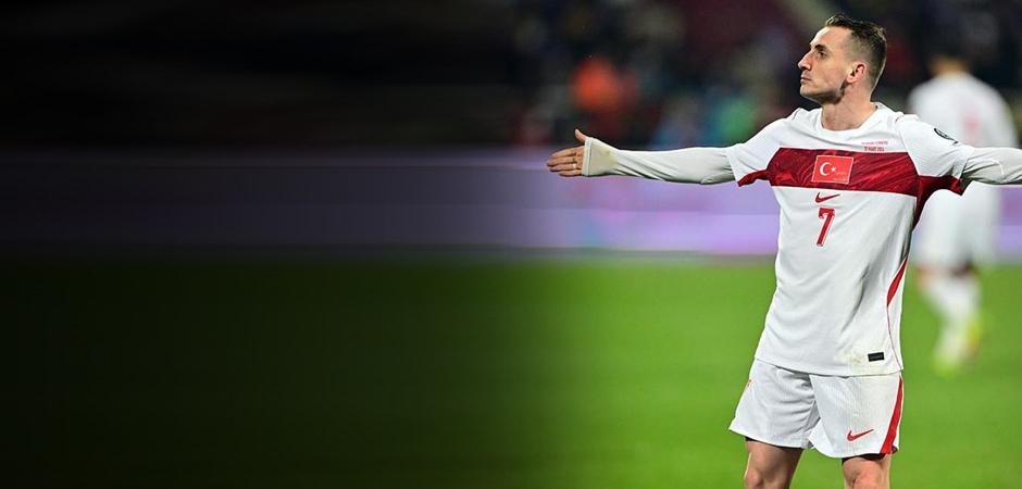 Kerem Akt&uuml;rkoğlu'ndan zulme karşı tek c&uuml;mle! D&uuml;nyaya ayetle seslendi