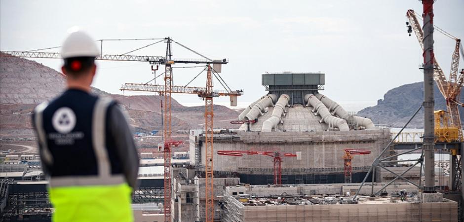 T&uuml;rkiye&rsquo;nin enerji &uuml;ss&uuml;nde kritik eşik! 141 tonluk dev yapı yerine yerleştirildi