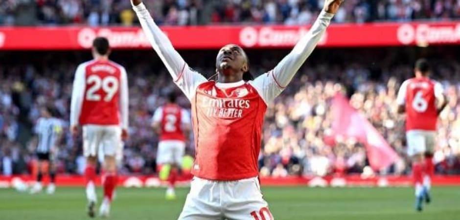 Arsenal hata yapmadı! Tek golle liderliği geri aldı
