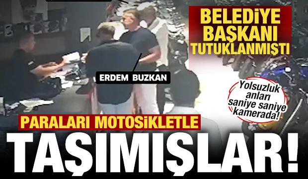 Eski belediye başkanı tutuklandı: Paraları motosikletle taşımışlar! O anlar ortaya &ccedil;ıktı