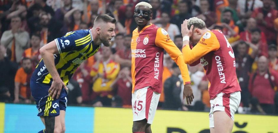 Galatasaray - Fenerbah&ccedil;e derbisinde ilgi &ccedil;eken kareler