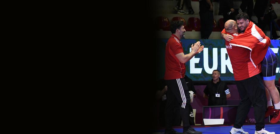 Kimsenin yapamadığını yaptı! Yaşayan efsane Rıza Kayaalp 13. kez Avrupa Şampiyonu