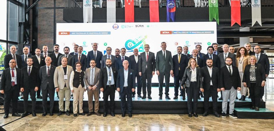 Kocaeli&rsquo;de sanayinin geleceği konuşuldu: OSB&rsquo;ler i&ccedil;in d&ouml;n&uuml;ş&uuml;m yol haritası hazırlanıyor