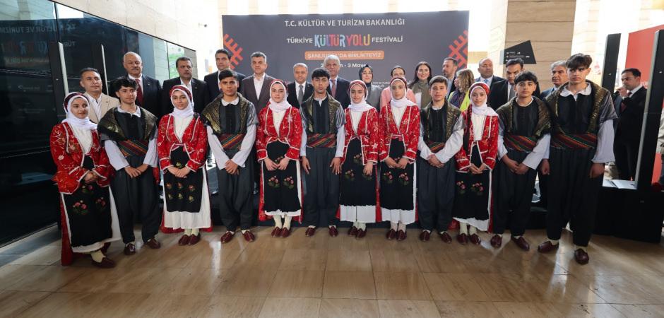 M&uuml;zik ve tarih i&ccedil; i&ccedil;e: T&uuml;rkiye K&uuml;lt&uuml;r Yolu Festivali Şanlıurfa'da kapılarını a&ccedil;tı!