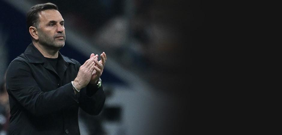 Okan Buruk'tan ıslıklanan oyuncusuna destek