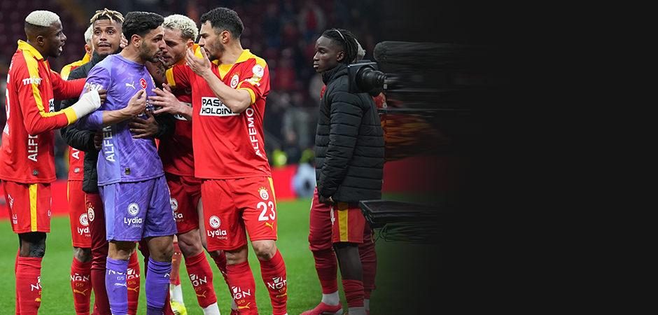 Taraftarlar &ouml;nce ıslıkladı! Ma&ccedil;tan sonra destek verdiler