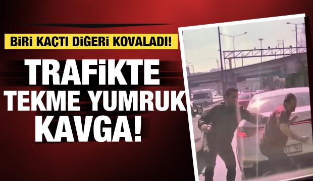 Trafikte tekme yumruk kavga ettiler, o anlar ara&ccedil; kamerasına yansıdı