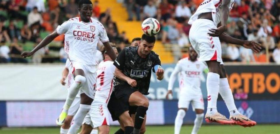 S&uuml;per Lig'de nefes kesen kapışma! 1 dakikada 2 gol kazanmaya yetmedi