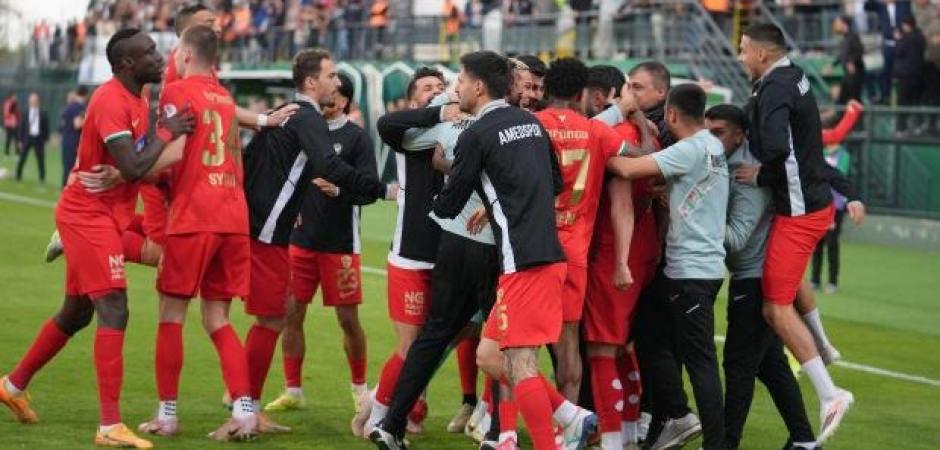 S&uuml;per Lig'e y&uuml;kselen ikinci takım belli oldu!