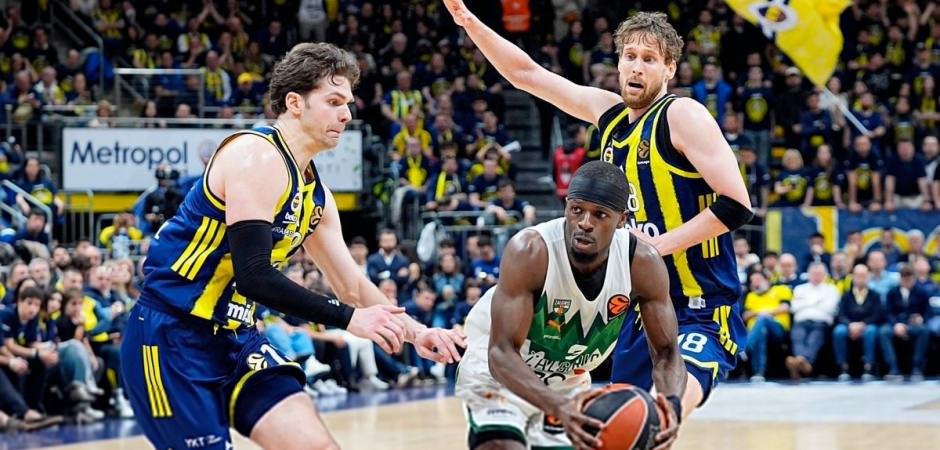 Fenerbah&ccedil;e Beko kaybetti! Seri 2-1'e geldi