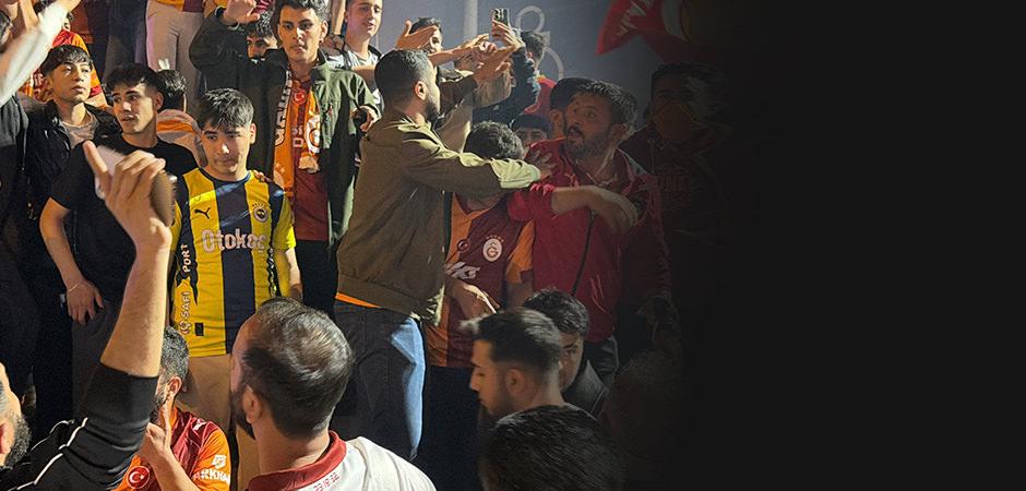 Galatasaray'ın şampiyonluk kutlamasına damga vuran Fenerbah&ccedil;eli