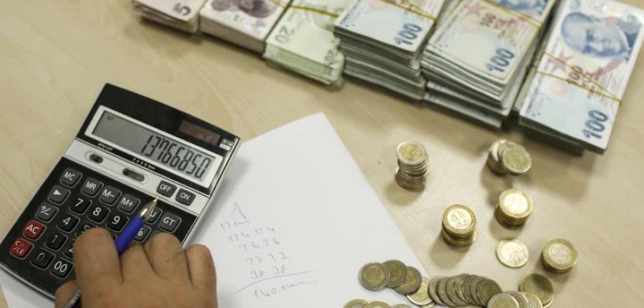 Milyonları ilgilendiren vergi paketi komisyondan ge&ccedil;ti: Bor&ccedil;lara 72 ay taksit imkanı