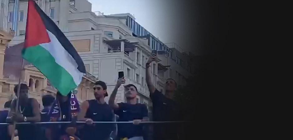 Barcelona'nın şampiyonluk kutlamalarına Yamal damgası! Filistin bayrağı a&ccedil;tı