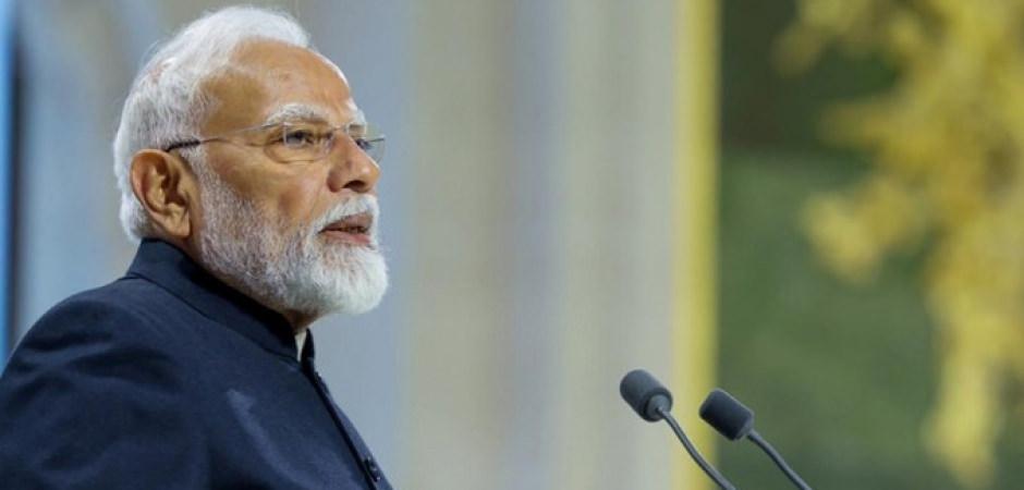 Modi'den halkına şok &ccedil;ağrı: Altın almayın, evden &ccedil;alışın