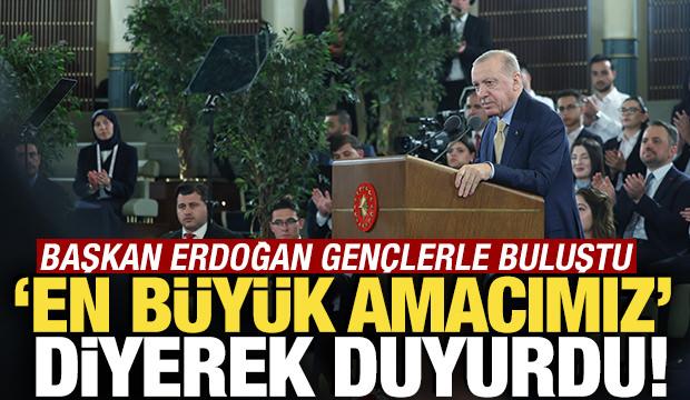 Cumhurbaşkanı Erdoğan gen&ccedil;lerle buluştu: Gen&ccedil;lerimizle omuz omuza y&uuml;r&uuml;meyi s&uuml;rd&uuml;receğiz
