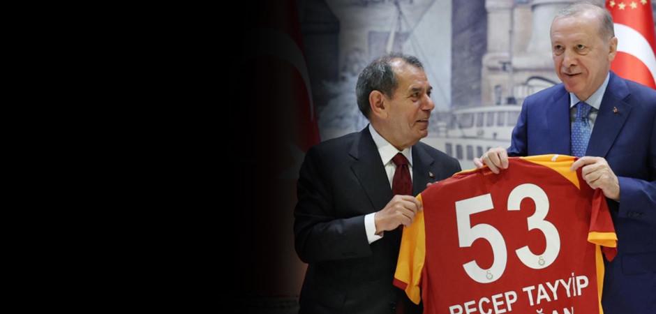 Galatasaray'dan Cumhurbaşkanı Erdoğan'a ziyaret! 53 numaralı forma takdim edildi
