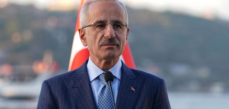Ulaştırma ve Altyapı Bakanı Uraloğlu: Havalimanı sayımızı 60'a &ccedil;ıkartıyoruz!