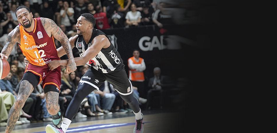 Beşiktaş derbide Galatasaray'ı farklı devirdi