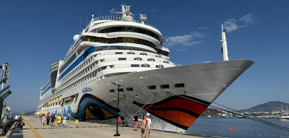 Bodrum'da kruvaziyer bereketi: Aidablu binlerce turisti getirdi
