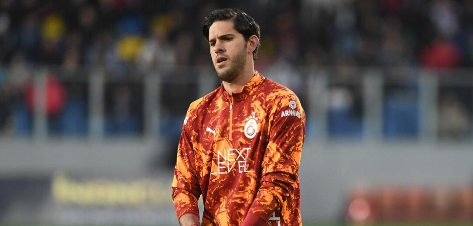 Galatasaray'da sezonun ilk ayrılığı ger&ccedil;ekleşti! Batuhan Şen 1. Lig'e gitti