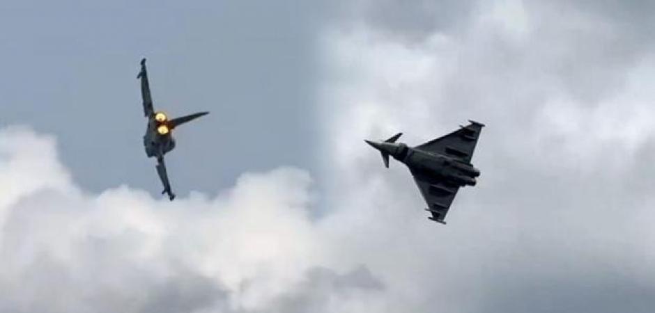 Eurofighter'lar ilk kez T&uuml;rk bayrağıyla havalandı! Resmen tanıtıldılar