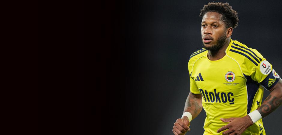 Fenerbah&ccedil;e'den ayrılacağı iddia edilen yıldız, cevabıyla sosyal medyayı salladı