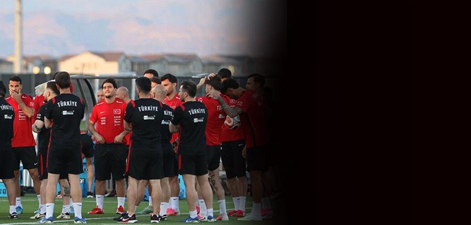TFF a&ccedil;ıkladı! 2 futbolcu milli takım kampından ayrılıyor