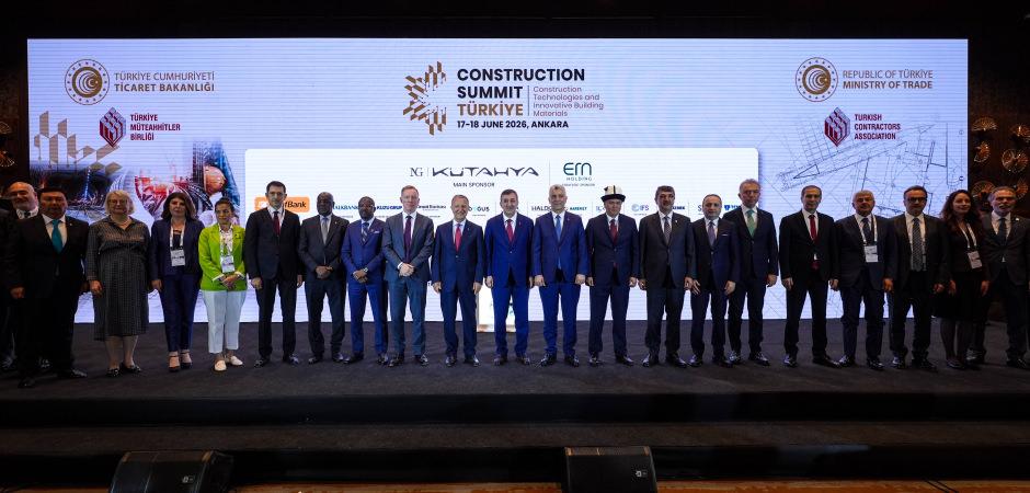 Bakan Bolat a&ccedil;ıkladı: Yurt dışı m&uuml;teahhitlikte 562 milyar dolarlık dev hacim