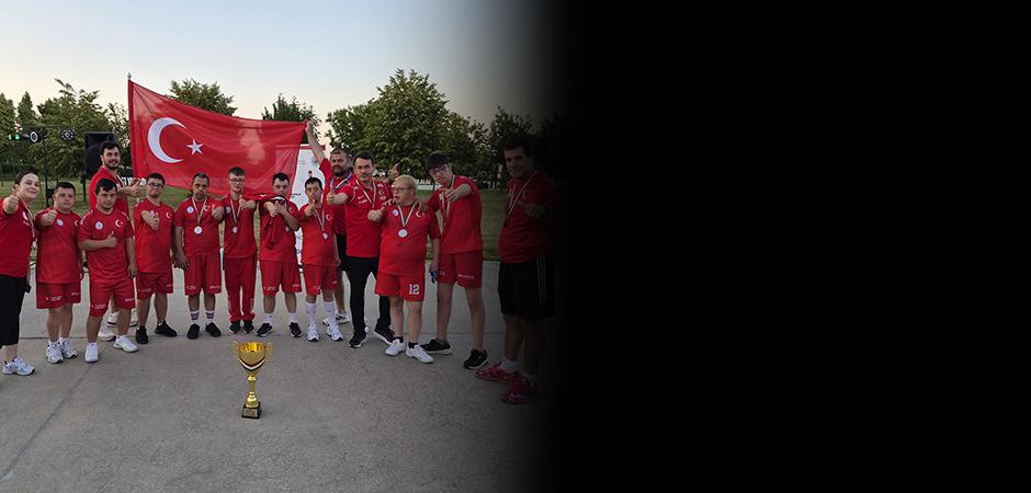 Down Sendromlu Basketbol Milli Takımı d&uuml;nya ikincisi oldu!