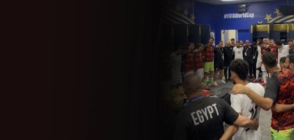 D&uuml;nya Kupası'nda duygu dolu anlar! ilk ma&ccedil;a Fatiha ve İhlas suresi okuyup &ccedil;ıktılar