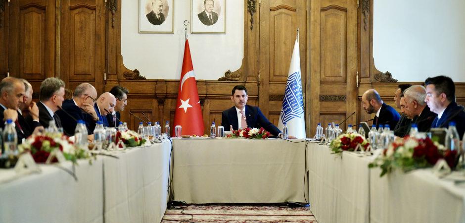 Yeşil d&ouml;n&uuml;ş&uuml;me b&uuml;y&uuml;k kaynak! Bakan Kurum duyurdu: Dev zirve i&ccedil;in dev finans ortaklığı