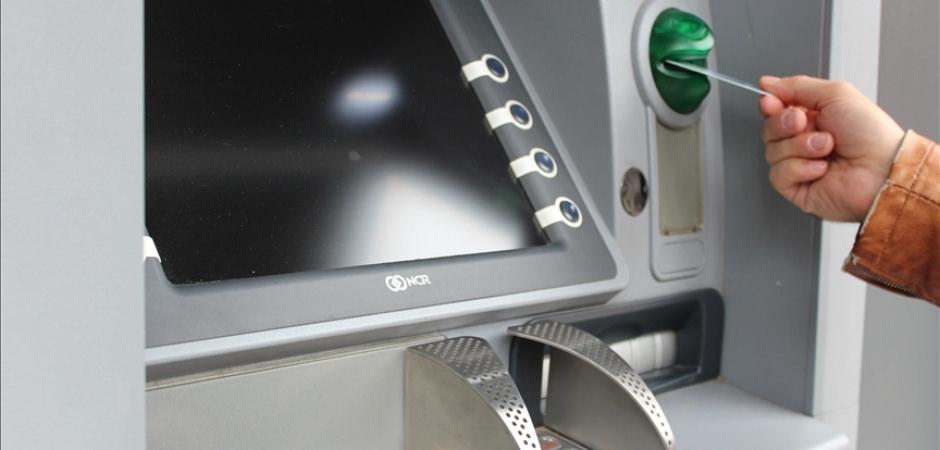 C&uuml;zdanlardan tamamen &ccedil;ıkıyor! ATM'ye gidenler bunu yapacak: Kopyalanma ve yutulmaya son