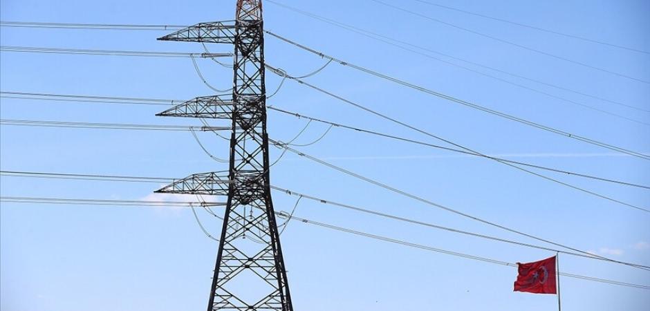 Bakan Bayraktar duyurdu! T&uuml;rkiye&rsquo;nin elektrik g&uuml;c&uuml; 125 bin megavatı aşarak rekor kırdı