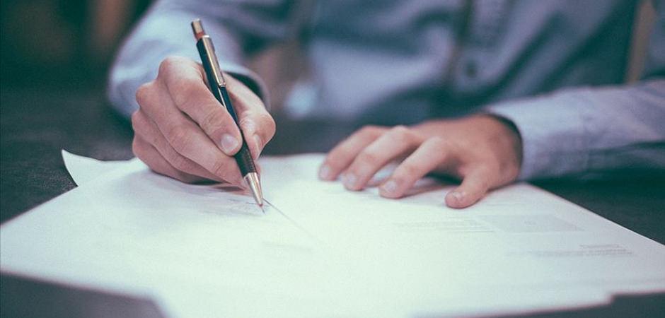 Milyonlarca &ccedil;alışanı ilgilendiriyor: İmza ve kaşe kuralı değişti: Yargıtay'dan emsal karar