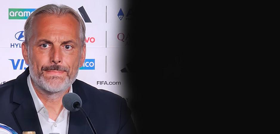 Acı haber basın toplantısında &ouml;ğrendi! &Uuml;nl&uuml; teknik adam babasını kaybetti