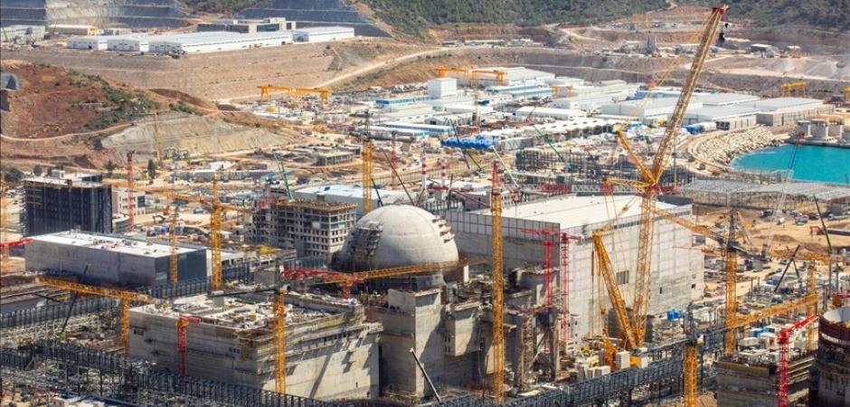 Akkuyu&rsquo;ya sadece n&uuml;kleer yetmedi: Sahada g&uuml;ndem hibrit enerji!