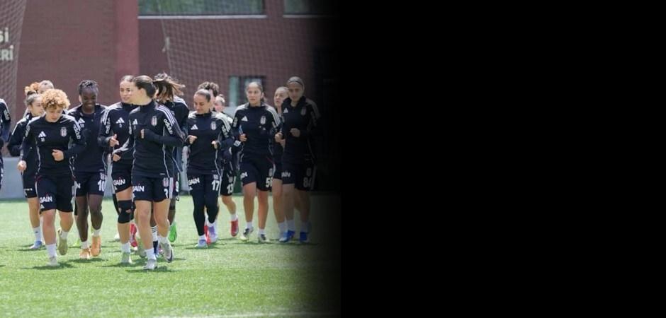 Beşiktaş'ta 10 futbolcuyla yollar ayrıldı!