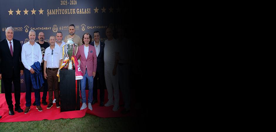 Şampiyonluk kutlamalarında F.Bah&ccedil;e'ye flaş g&ouml;nderme! 30 yıl sonra...