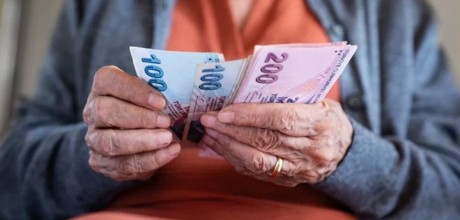 Milyonlarca emekliyi ilgilendiriyor! Temmuz zammı ek &ouml;demeleri de artırdı