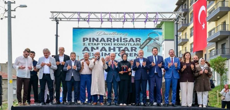 Pınarhisar'da TOKİ sevinci: Anahtarlar hak sahiplerine teslim edildi