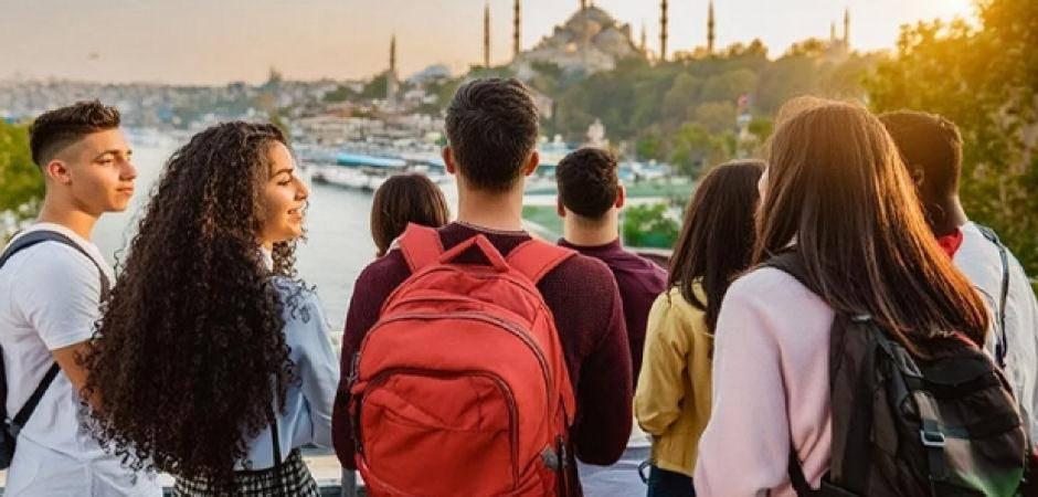 T&uuml;rkiye'nin gen&ccedil; n&uuml;fusu 117 &uuml;lkeyi geride bıraktı! Avrupa'da zirvede