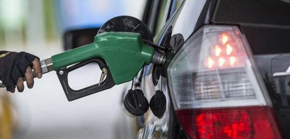 ABD&rsquo;de benzin alarmı! Fiyatlar yeniden 4 doların &uuml;zerine &ccedil;ıktı