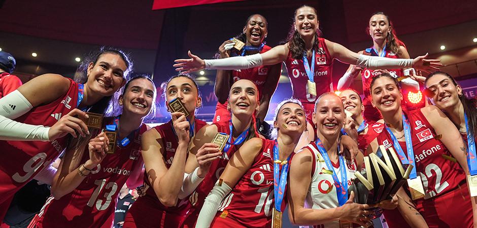 Brezilya'dan r&ouml;vanşı aldık! Filenin Sultanları, Milletler Ligi'nde şampiyon oldu
