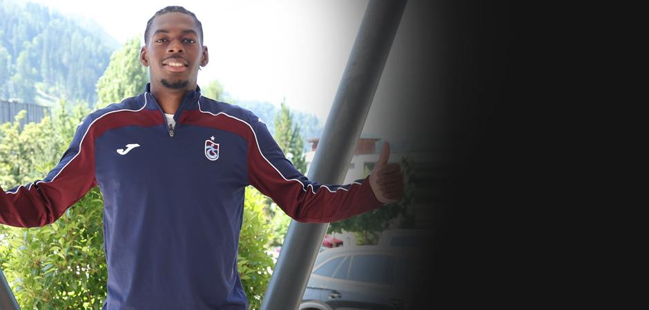 Trabzonspor yeni forvetini duyurdu! 4+1 yıllık imza