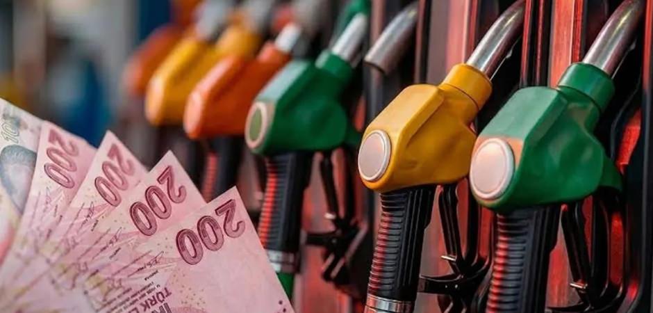 Ara&ccedil; sahipleri dikkat! Akaryakıta indirim geliyor
